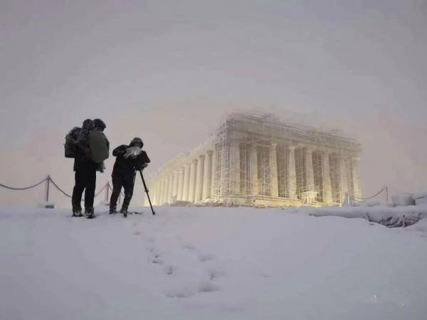 罕见强冷锋席卷美南 多地发布暴风雪警报 德州电网再次面临严峻考验